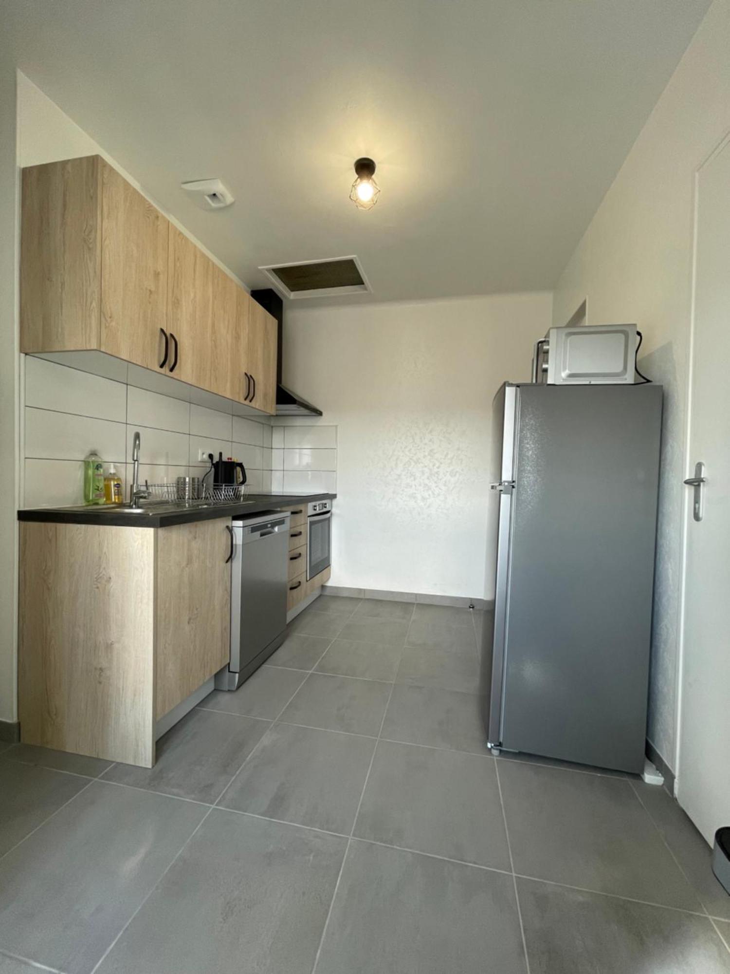 Appartement Renove Tout Equipe, Centre Ville, Proche De La Gare Et Commerce Флер Экстерьер фото